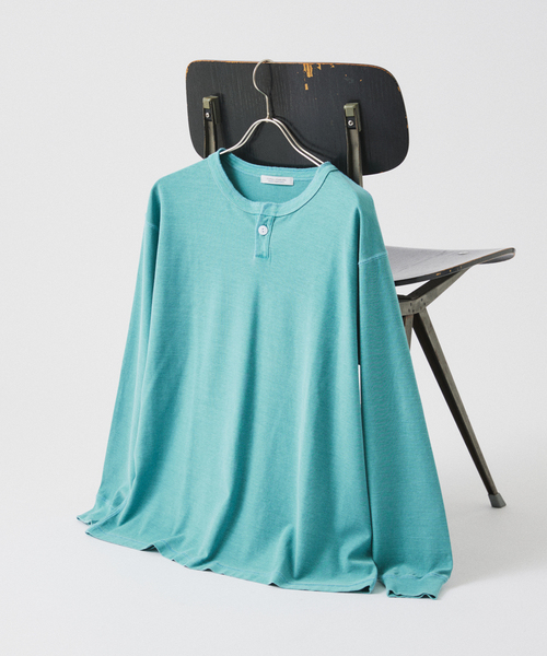 JOURNAL STANDARD(ジャーナルスタンダード)の「OE バック ピグメント ヘンリー ネック ロンT(Tシャツ/カットソー・メンズ・ブラック系その他/サックスブルー/ホワイト/パープル・MEDIUM/LARGE)」の4枚目の写真