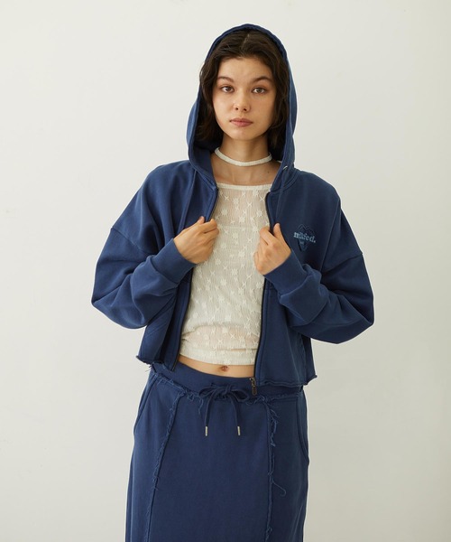 MILKFED.(ミルクフェド)の「HEART MOTIF FADED CROPPED ZIP UP HOODIE(パーカー・レディース・ブラック/ブラウン/ネイビー・ONE SIZE)」の16枚目の写真