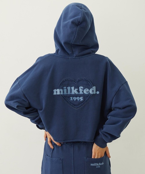 MILKFED.(ミルクフェド)の「HEART MOTIF FADED CROPPED ZIP UP HOODIE(パーカー・レディース・ブラック/ブラウン/ネイビー・ONE SIZE)」の19枚目の写真