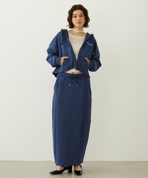 MILKFED.(ミルクフェド)の「HEART MOTIF FADED CROPPED ZIP UP HOODIE(パーカー・レディース・ブラック/ブラウン/ネイビー・ONE SIZE)」の21枚目の写真