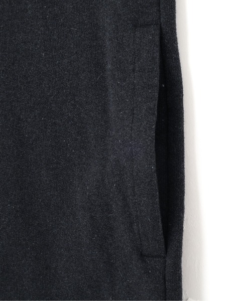 MHL.（エムエイチエル）の「RECYCLED DENIM LOOPBACK JERSEY（Tシャツ/カットソー・メンズ・ブラック・MEDIUM/LARGE）」の7枚目の写真