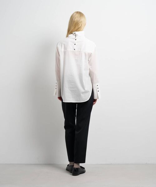 LANVIN en Bleu（ランバンオンブルー）の「スタンドカラープルオーバーブラウス（シャツ/ブラウス・レディース・ネイビー/ブルー/オフホワイト・38）」の6枚目の写真