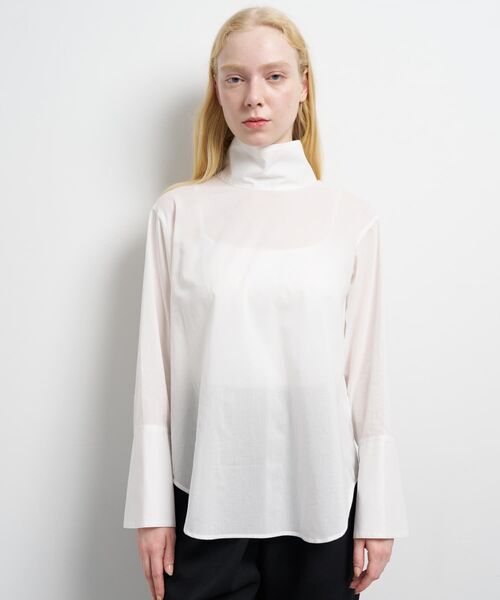 LANVIN en Bleu（ランバンオンブルー）の「スタンドカラープルオーバーブラウス（シャツ/ブラウス・レディース・ネイビー/ブルー/オフホワイト・38）」の9枚目の写真