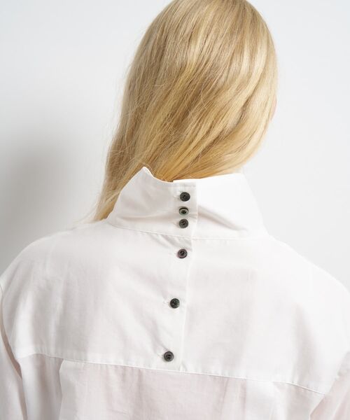 LANVIN en Bleu（ランバンオンブルー）の「スタンドカラープルオーバーブラウス（シャツ/ブラウス・レディース・ネイビー/ブルー/オフホワイト・38）」の11枚目の写真