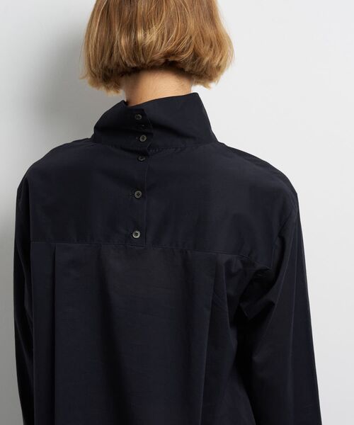 LANVIN en Bleu（ランバンオンブルー）の「スタンドカラープルオーバーブラウス（シャツ/ブラウス・レディース・ネイビー/ブルー/オフホワイト・38）」の21枚目の写真