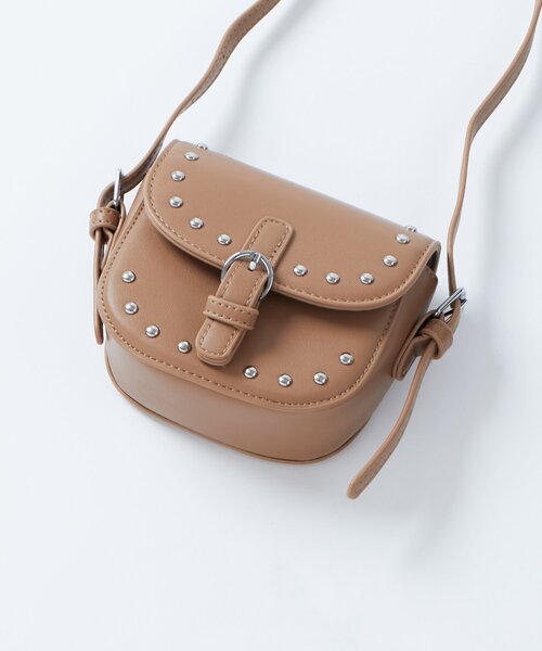 WHO'S WHO gallery（フーズフーギャラリー）の「スタッズミニポシェット（ショルダーバッグ・レディース・ブラック/ブラウン・FREE）」の3枚目の写真