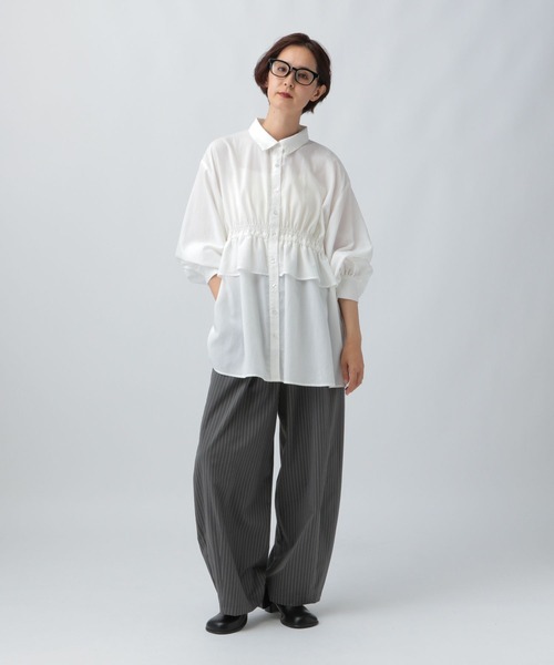 LEPSIM（レプシィム）の「ウエストフリルシャーリングブラウス　581672（シャツ/ブラウス・レディース・ストライプ/ベージュ/チャコールグレー/オフホワイト・FREE）」の22枚目の写真