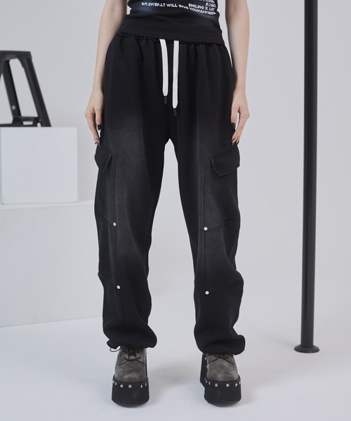 ENVYM（アンビー）の「リベットウォッシュスウェットパンツ（スウェットパンツ・レディース・グレー/ブラック・FREE）」の2枚目の写真