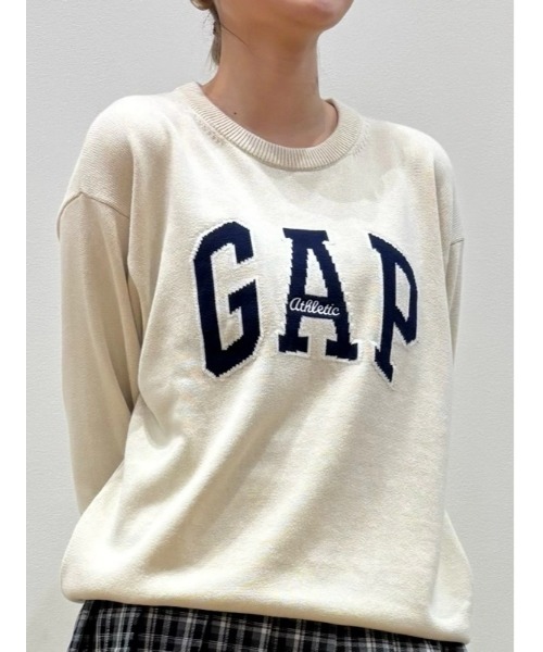GAP(ギャップ)の「リラックスフィット GAPロゴ インターシャセーター(ニット/セーター・メンズ・ブラック/グレー/グリーン/ネイビー/ベージュ・XS/S/M/L/XL)」の4枚目の写真