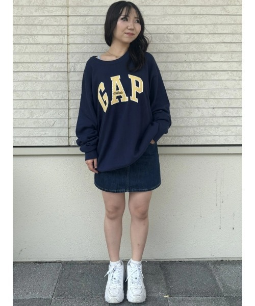 リラックスフィット GAPロゴ インターシャセーター（ニット