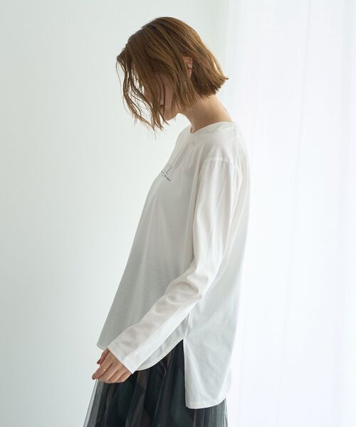 YECCA VECCA（イェッカヴェッカ）の「ラウンドヘム長袖ロゴTee（Tシャツ/カットソー・レディース・オフホワイト/シルバー・FREE）」の16枚目の写真