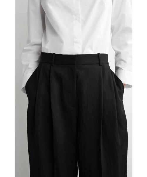 リラックスフルイドワイドレッグパンツ（スラックス）｜COS（コス）の