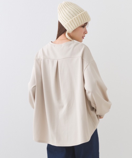 OMNES(オムネス)の「ダンボールニットボリューム袖ドロップショルダープルオーバー長袖(Tシャツ/カットソー・レディース・ブラック/グレイッシュベージュ・FREE)」の2枚目の写真