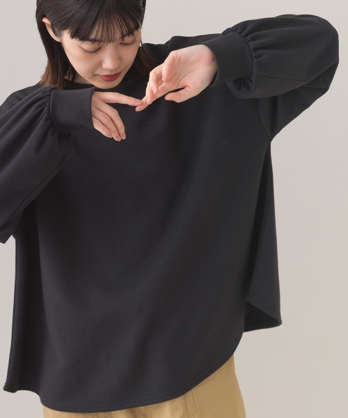 OMNES(オムネス)の「ダンボールニットボリューム袖ドロップショルダープルオーバー長袖(Tシャツ/カットソー・レディース・ブラック/グレイッシュベージュ・FREE)」の5枚目の写真