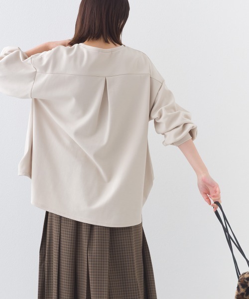 OMNES(オムネス)の「ダンボールニットボリューム袖ドロップショルダープルオーバー長袖(Tシャツ/カットソー・レディース・ブラック/グレイッシュベージュ・FREE)」の9枚目の写真