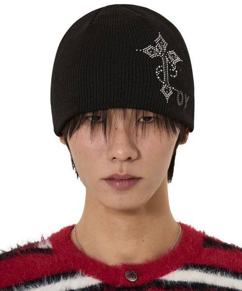 OY（オーワイ）の「『OY/オーワイ』EMBELLISHED CROSS BEANIE/ラインストーン ビーニー（ニットキャップ/ビーニー・レディース・ブラック・FREE）」の4枚目の写真