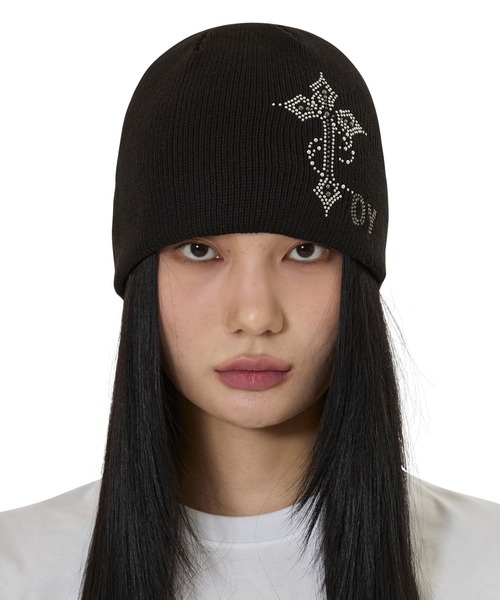 OY（オーワイ）の「『OY/オーワイ』EMBELLISHED CROSS BEANIE/ラインストーン ビーニー（ニットキャップ/ビーニー・レディース・ブラック・FREE）」の3枚目の写真