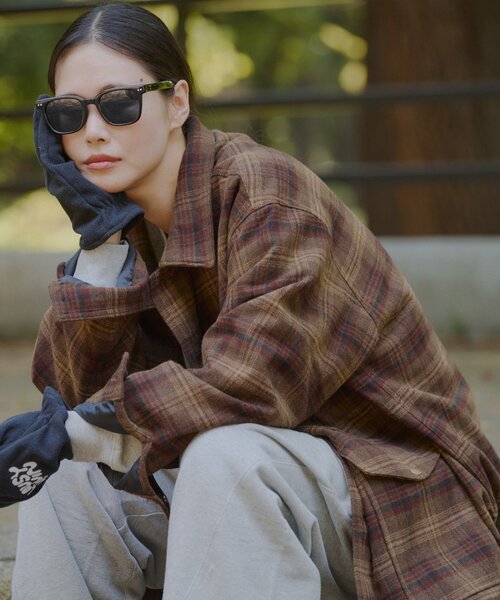 Kastane（カスタネ）の「【UNISEX/2サイズ展開】クルーザージャケット（その他アウター・レディース・ブラウン/ブラック・1/2）」の2枚目の写真