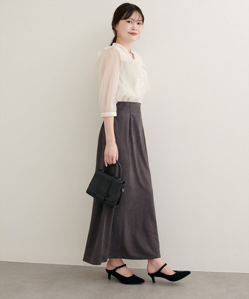 natural couture(ナチュラルクチュール)の「スウェードマーメイドスカート(スカート・レディース・チャコールグレー/オフホワイト・FREE)」の10枚目の写真
