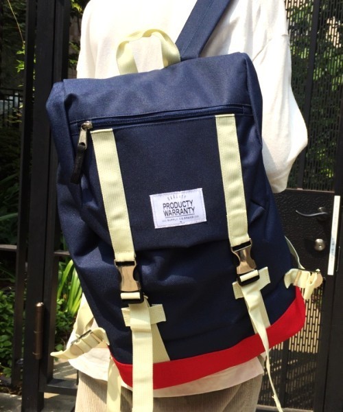 RiNc (リンク)の「【 PRODUCTY WARRANTY / プロダクティー 】 ダブル ベルト フラップ カジュアル リュック(バックパック/リュック・メンズ・ブラック×ホワイト/ネイビー/チャコールグレー×ブラック/ブラック/グレー/グレー系その他/ブラック系その他/ホワイト系その他/ブルー系その他/ブラック系その他2/レッド/オリーブ/サックスブルー/ブラック系その他3・FREE)」の13枚目の写真