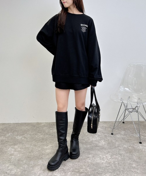 INGNI(イング)の「フェイクレザークロス貼付バックロゴスウェットチュニック(スウェット・レディース・ブラック×ホワイト/グレー系その他3/ホワイト×ブラック・M)」の18枚目の写真