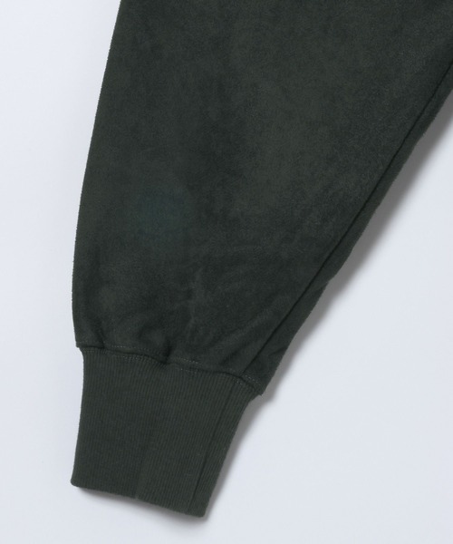 JEANASIS(ジーナシス)の「スエードライクオフショルプルオーバー/599648(スウェット・レディース・ブラウン/オフホワイト/ブラック・FREE)」の5枚目の写真