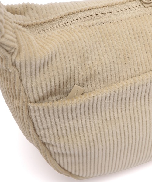 Snow Peak(スノーピーク)の「Snow Peak / Corduroy Small Hobo Bag コーデュロイ スモール ホーボーバッグ 海外限定(ショルダーバッグ・レディース・ライトベージュ/ブラウン/グリーン・ONE SIZE)」の10枚目の写真