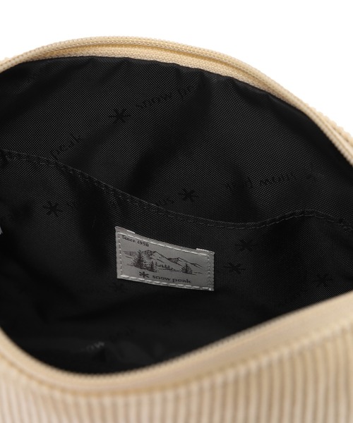 Snow Peak(スノーピーク)の「Snow Peak / Corduroy Small Hobo Bag コーデュロイ スモール ホーボーバッグ 海外限定(ショルダーバッグ・レディース・ライトベージュ/ブラウン/グリーン・ONE SIZE)」の11枚目の写真