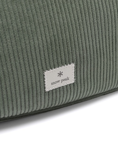 Snow Peak(スノーピーク)の「Snow Peak / Corduroy Small Hobo Bag コーデュロイ スモール ホーボーバッグ 海外限定(ショルダーバッグ・レディース・ライトベージュ/ブラウン/グリーン・ONE SIZE)」の15枚目の写真