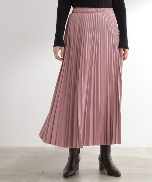 石川梨華さん着用】すっきり見えて、やさしく揺れる。大人のスエード