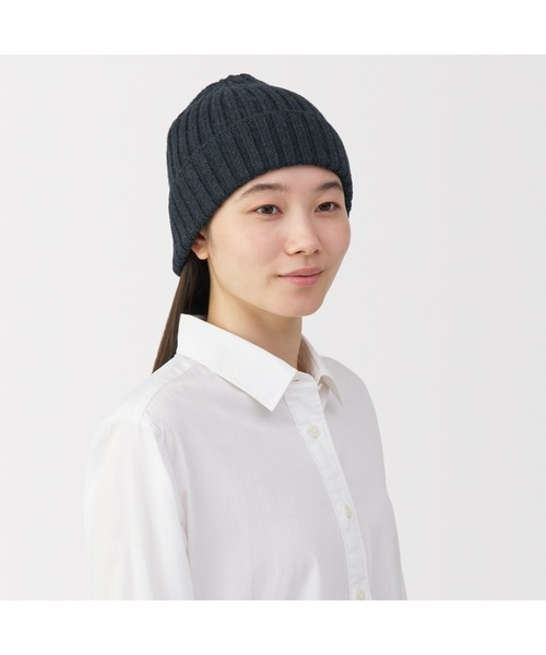 無印良品（ムジルシリョウヒン）の「おでこのチクチクを抑えたメリノウール混　ワッチ（ニットキャップ/ビーニー・レディース・チャコールグレー/グレー/カーキ/アイボリー/ブラック/ダークベージュ・55-59cm）」の19枚目の写真
