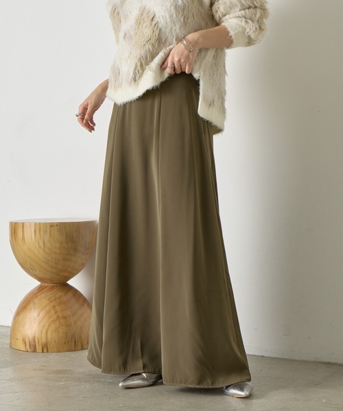 Jena espace merveilleux(ジェナ エスパスメルヴェイユ)の「パターンフレアスカート(スカート・レディース・サンドベージュ/カーキ・マルチサイズ)」の2枚目の写真