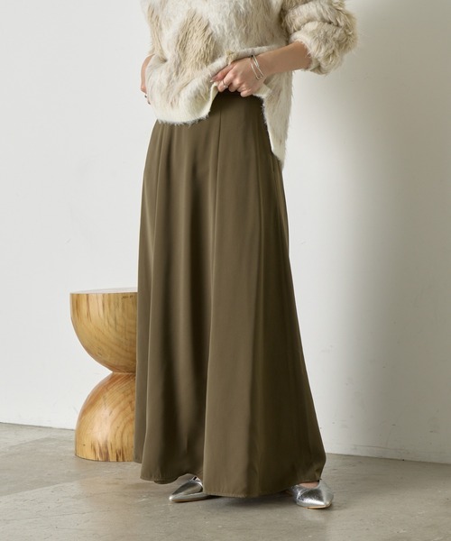 Jena espace merveilleux(ジェナ エスパスメルヴェイユ)の「パターンフレアスカート(スカート・レディース・サンドベージュ/カーキ・マルチサイズ)」の14枚目の写真