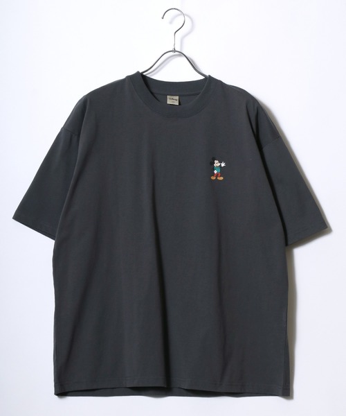 Disney(ディズニー)の「Disney(ディズニー)ミッキーマウス バックプリント&サガラ刺繍 ビッグシルエットTシャツ/ユニセックス(Tシャツ/カットソー・レディース・ブラック系その他2/ホワイト系その他3/ブラック系その他3/ホワイト系その他2/グレイッシュベージュ・LL/L/M)」の14枚目の写真