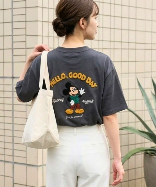 Disney(ディズニー)の「Disney(ディズニー)ミッキーマウス バックプリント&サガラ刺繍 ビッグシルエットTシャツ/ユニセックス(Tシャツ/カットソー・レディース・ブラック系その他2/ホワイト系その他3/ブラック系その他3/ホワイト系その他2/グレイッシュベージュ・LL/L/M)」の22枚目の写真