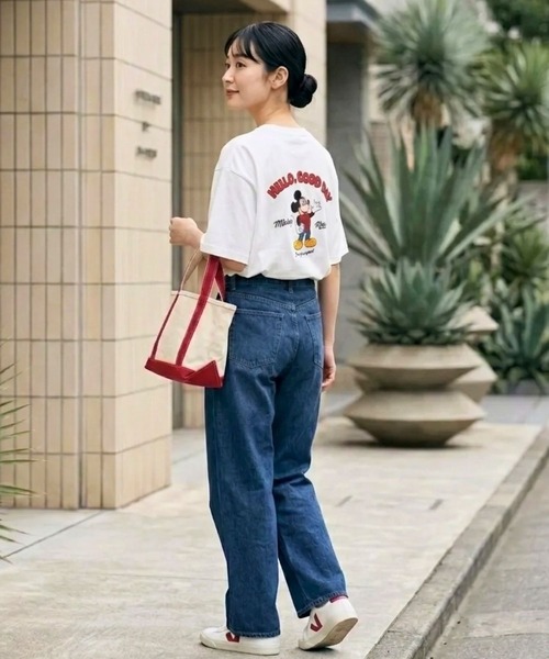 Disney(ディズニー)の「Disney(ディズニー)ミッキーマウス バックプリント&サガラ刺繍 ビッグシルエットTシャツ/ユニセックス(Tシャツ/カットソー・レディース・ブラック系その他2/ホワイト系その他3/ブラック系その他3/ホワイト系その他2/グレイッシュベージュ・LL/L/M)」の19枚目の写真