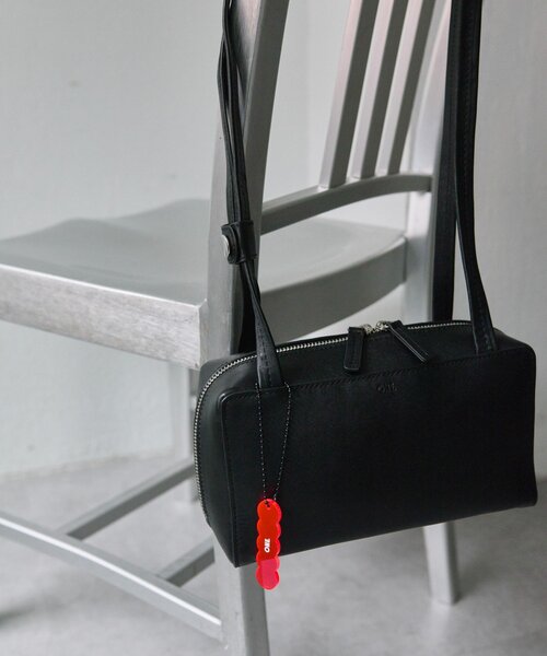 ロングハンドルボストンバッグ ear PAPILLONNERブラック ear PAPILLONNER（イア パピヨネ） ボストンバッグ 「本革/380g