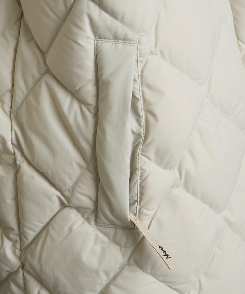 NANGA(ナンガ)の「【NANGA】RIB COLLAR QUILTED DOWN COAT W ND2442-1C603(ダウンジャケット/コート・レディース・ベージュ/ブラック/アイボリー・S/M/L)」の14枚目の写真