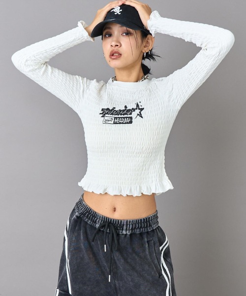 ANAP(アナップ)の「ギャザー シャーリング ロング スリーブ トップス(Tシャツ/カットソー・レディース・ピンク/オフホワイト/ブラック・F)」の2枚目の写真