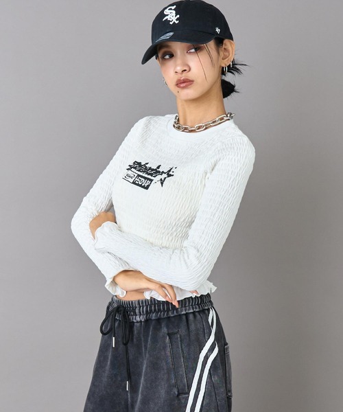 ANAP(アナップ)の「ギャザー シャーリング ロング スリーブ トップス(Tシャツ/カットソー・レディース・ピンク/オフホワイト/ブラック・F)」の6枚目の写真