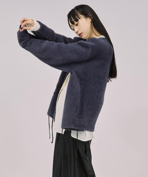 Ezick(エジック)の「flower rope knit ロープ刺繍シャギーニットカーディガン(カーディガン/ボレロ・レディース・ネイビー/スモークピンク・FREE)」の9枚目の写真