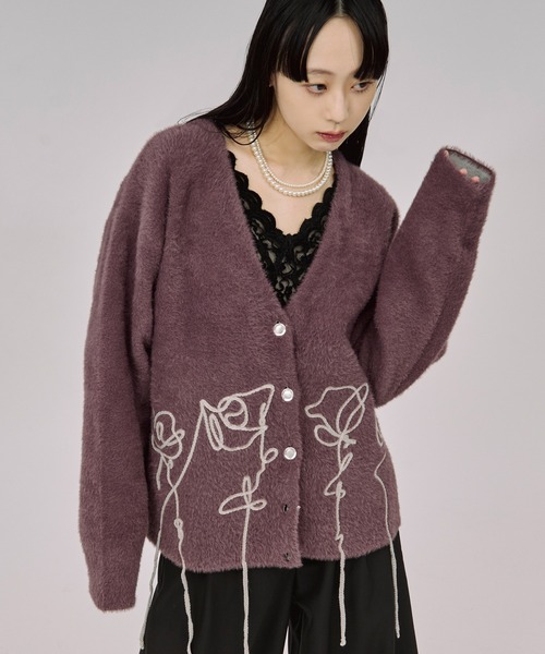 Ezick(エジック)の「flower rope knit ロープ刺繍シャギーニットカーディガン(カーディガン/ボレロ・レディース・ネイビー/スモークピンク・FREE)」の20枚目の写真