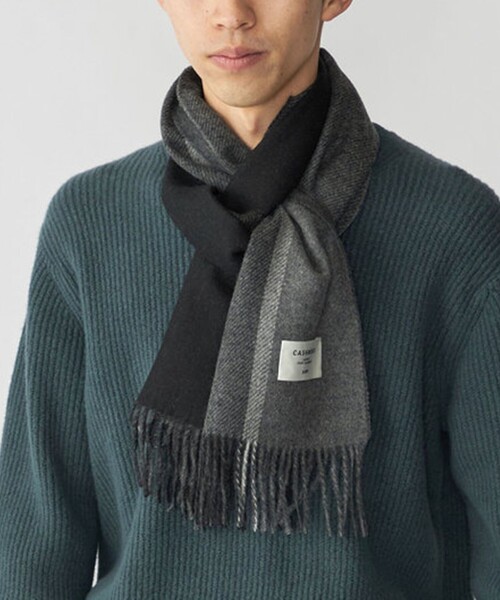 SHIPS（シップス）の「SHIPS: カシミヤ ダブルフェイス パネル マフラー（マフラー・メンズ・ブラック/ネイビー/ブラウン/ブルー・ONE SIZE）」の2枚目の写真
