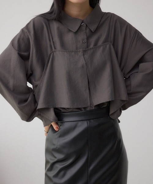 AZUL by moussy(アズールバイマウジー)の「ビスチェレイヤードシャツ(シャツ/ブラウス・レディース・チャコールグレー/キャメル/アイボリー・FREE)」の3枚目の写真