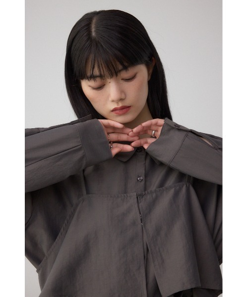 AZUL by moussy(アズールバイマウジー)の「ビスチェレイヤードシャツ(シャツ/ブラウス・レディース・チャコールグレー/キャメル/アイボリー・FREE)」の18枚目の写真