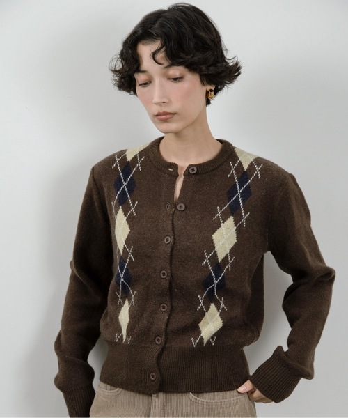 lawgy（ラウジー）の「argyle pattern simple cardigan / アーガイルパターンシンプルカーディガン（カーディガン/ボレロ・レディース・ブラウン/チャコール/グレー・FREE）」の15枚目の写真