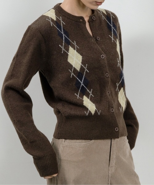 lawgy（ラウジー）の「argyle pattern simple cardigan / アーガイルパターンシンプルカーディガン（カーディガン/ボレロ・レディース・ブラウン/チャコール/グレー・FREE）」の13枚目の写真