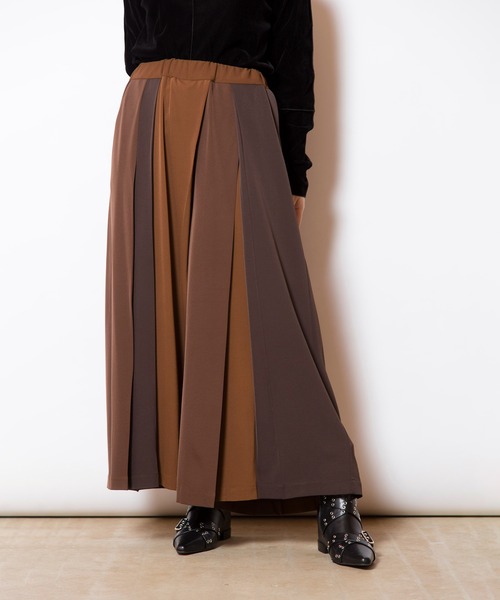 OSMOSIS(オズモーシス)の「トライカラータックパンツ(その他パンツ・レディース・ブラウン/グレー/ブラック・ONE SIZE)」の5枚目の写真