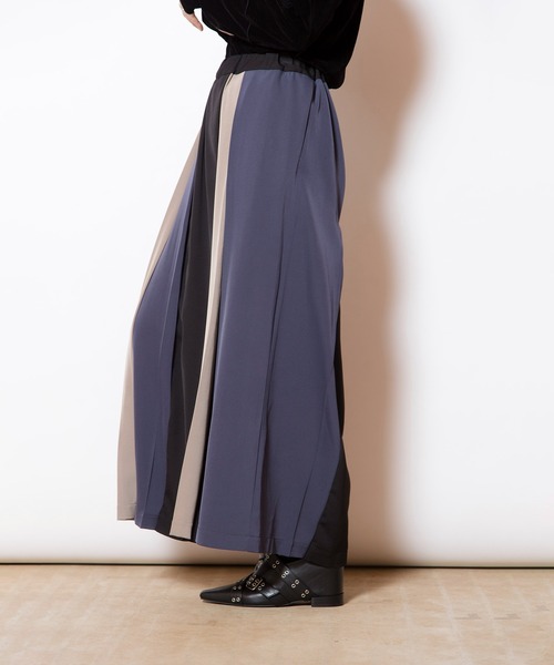 OSMOSIS(オズモーシス)の「トライカラータックパンツ(その他パンツ・レディース・ブラウン/グレー/ブラック・ONE SIZE)」の8枚目の写真