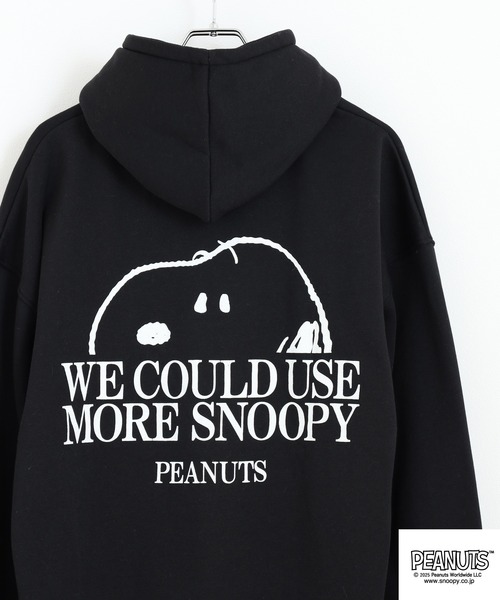 PEANUTS(ピーナッツ)の「PEANUTS スヌーピー柄裏起毛プルパーカー(パーカー・レディース・オフホワイト/グレイッシュベージュ/ブラック・M/L/LL/3L/4L/S)」の2枚目の写真